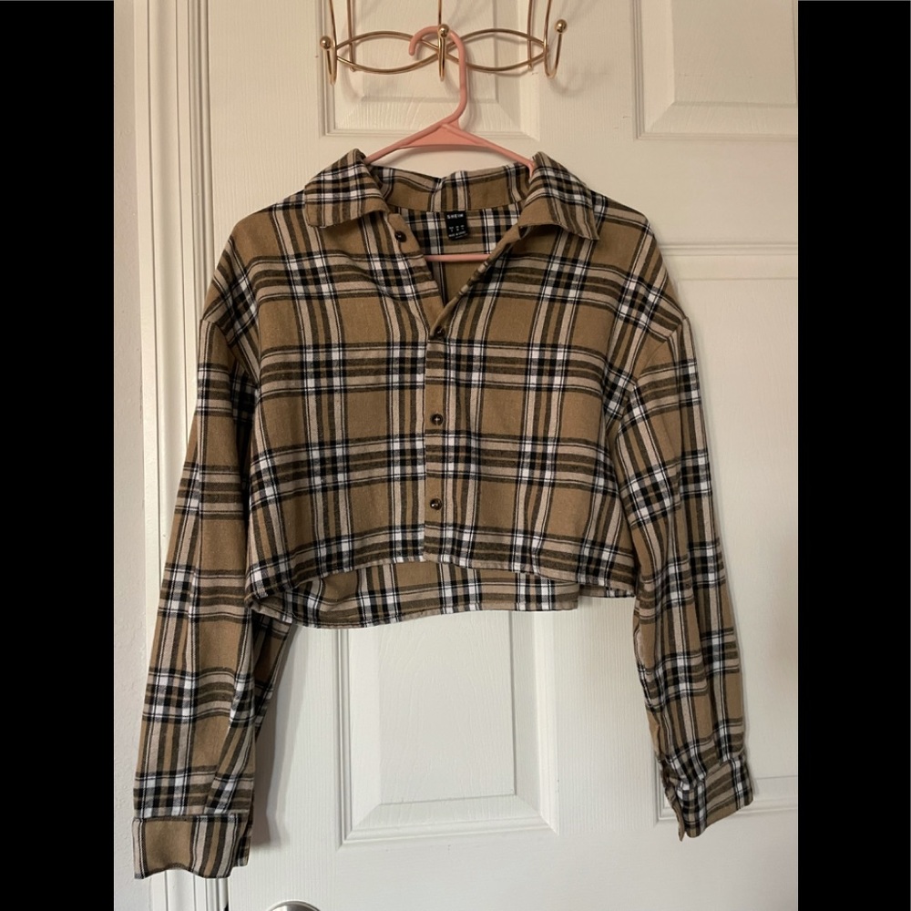 Tartan print collared crop blouse.